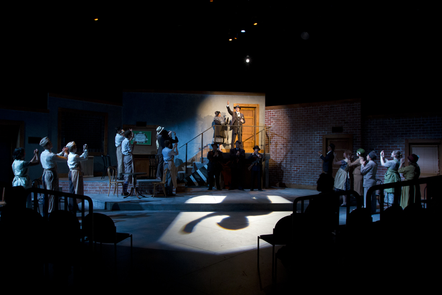 Arturo Ui addresses a crowd